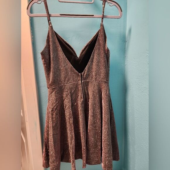 Windsor Dress - Picture 2 of 3